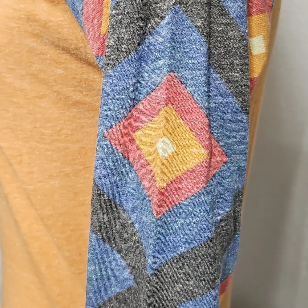 LuLaRoe Randy Tee Raglan Top with Geometric Print Sleeves - Picture 2 of 6
